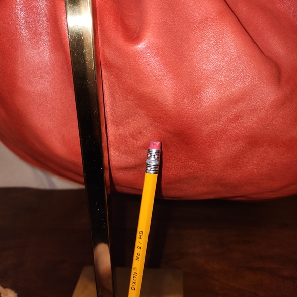 Sequoia Vintage Coral leather hobo with a tan handle - Picture 7 of 11